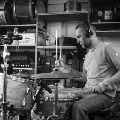 Drums: Sascha Schwegeler, Making of Prekärotopia SOUND,  2019 © Engl, Felle, Kaßner