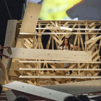 HIERARCHIEABBAU, Performance Beate Engl, Leonie Felle und Franka Kaßner , Kunstbau / Lenbachhaus, 2019, Foto © Hagen Keller