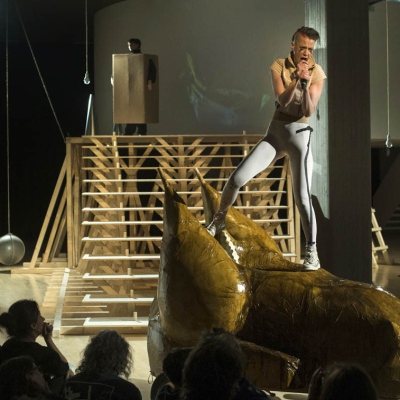 WARUM HABT IHR MICH NICHT GEFRAGT, Performance Franka Kaßner, Kunstbau / Lenbachhaus, 2019, Foto © Hagen Keller