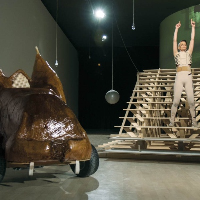 PREKARIAT ZUM DIKTAT, Performance Franka Kaßner, Kunstbau / Lenbachhaus, 2019, Foto © Margit Memminger