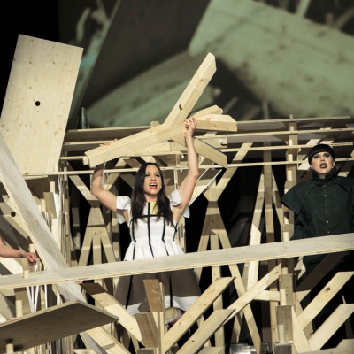 TRIUMPH, Performance Beate Engl, Leonie Felle und Franka Kaßner , Kunstbau / Lenbachhaus, 2019, Foto © Margit Memminger