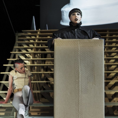 OUT OF ORDER, Performance Beate Engl und Franka Kaßner, Kunstbau / Lenbachhaus, 2019, Foto © Margit Memminger