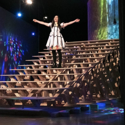 WELCOME TO PREKÄROTOPIA, Performance Leonie Felle, Kunstbau / Lenbachhaus, 2019, Foto © Simone Gainsheimer