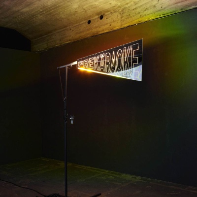 Ausstellungsansicht PREKÄRAOKE, MaximiliansForum, München, 2021, Foto ©Barbara Hartmann-Tumba
