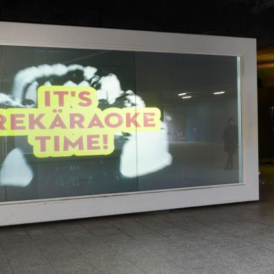 Ausstellungsansicht PREKÄRAOKE, MaximiliansForum, München, 2021, Foto ©Barbara Hartmann-Tumba