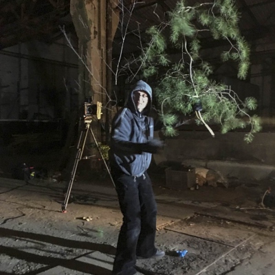Hagen Keller als Baum,Making of Prekärotopia FILM, 2019 © Engl, Felle, Kaßner